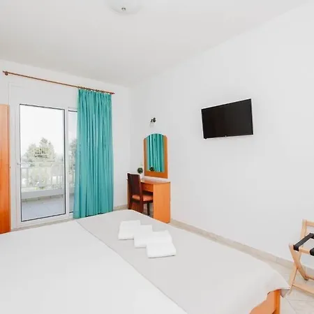 Hotel Haris By Diomedes Group 3*